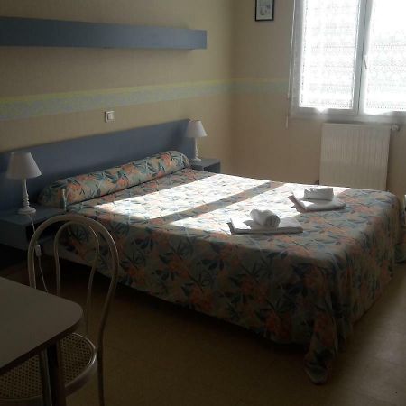 Hotel Restaurant Le Chalet Cabariot Екстер'єр фото